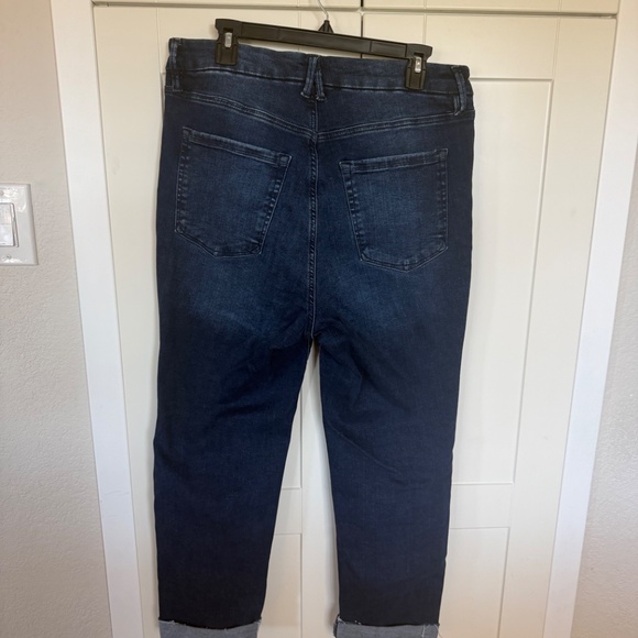 Good American Always Fit • Size:14-18 - Picture 3 of 4